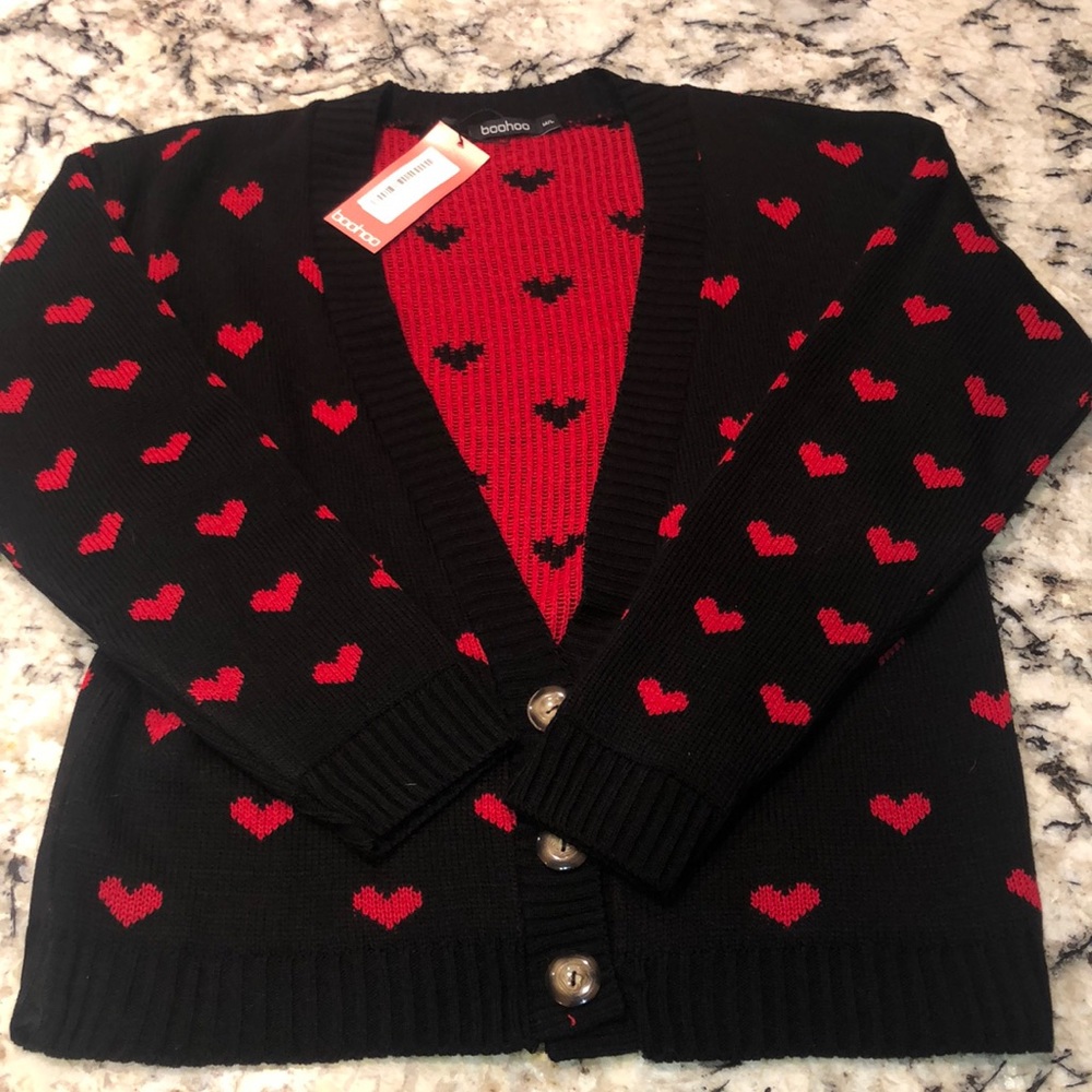 boohoo Heart Print Crop Cardigan - Black/Red